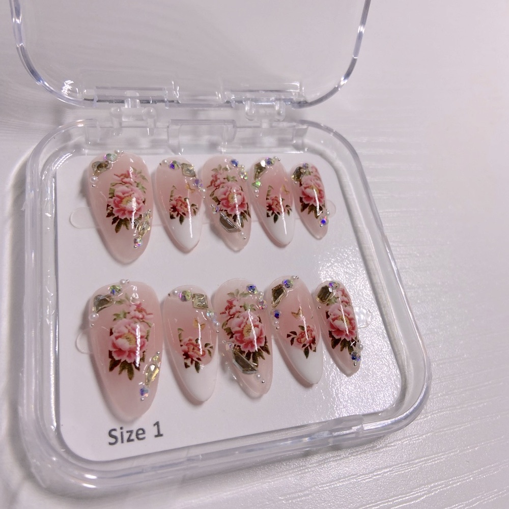 B223 PRESS ON NAILS